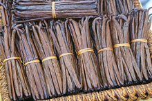 Load image into Gallery viewer, Madagascar Grade-A Vanilla beans 5 lb
